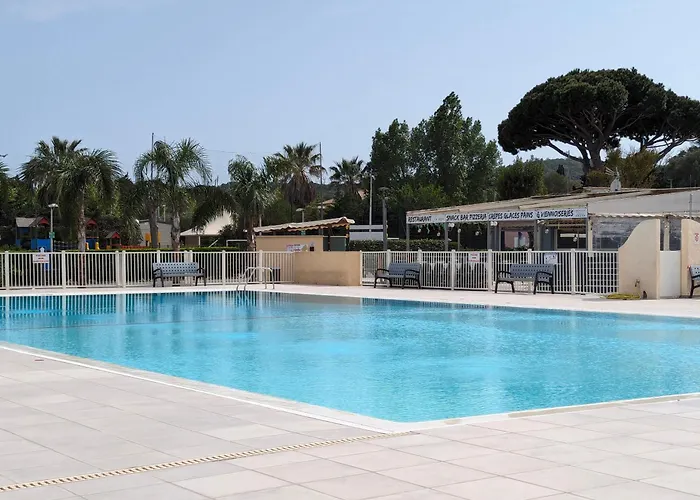 Mobilhome Avec Piscine- Plage A 10 Minutes
